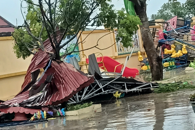 Lãnh đạo Sở GDĐT kiểm tra, chỉ đạo công tác ứng phó và khắc phục hậu quả do cơn bão số 10 tại các cơ sở giáo dục