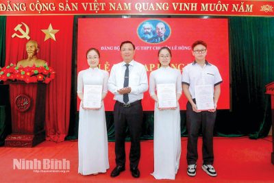 Phát triển Đảng trong học sinh THPT: Xây dựng lực lượng kế cận giàu tri thức và khát vọng cống hiến